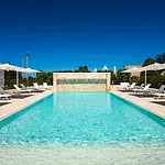 לינה וארוחת בוקר Borgo Cozzana 4*