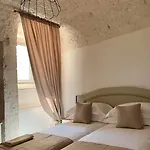 Borgo Cozzana לינה וארוחת בוקר מונופולי