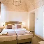 Borgo Cozzana לינה וארוחת בוקר 4*