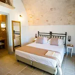 לינה וארוחת בוקר Borgo Cozzana 4*